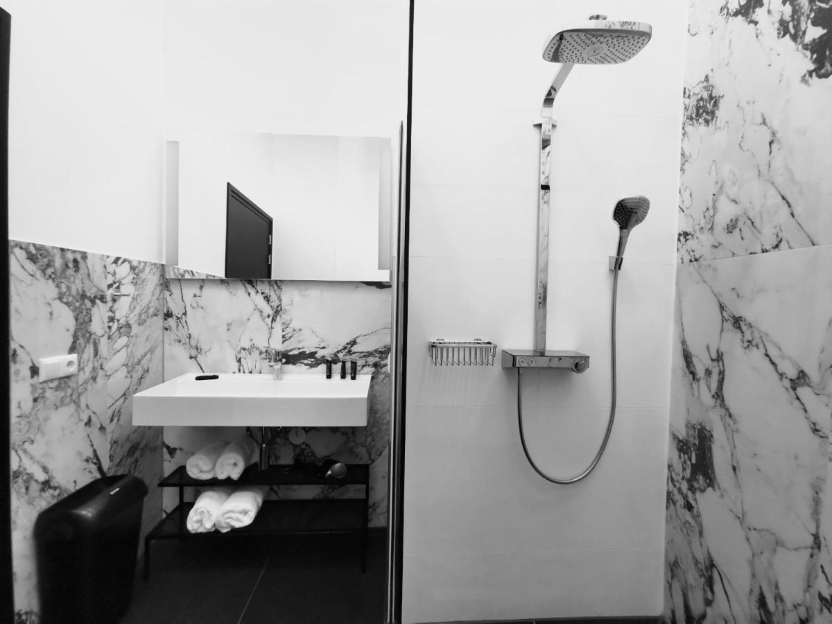 Bed, Bites & Business Hotel ロッテルダム エクステリア 写真